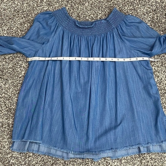 DO + BE - CHAMBRAY OFF THE SHOULDER TOP - DARK WASH - TENCEL/COTTON BLEND B19 - Picture 7 of 11